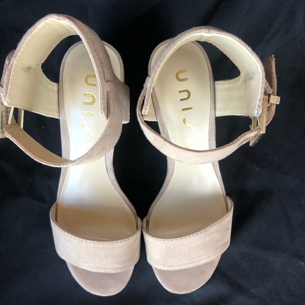 Unisa sandal